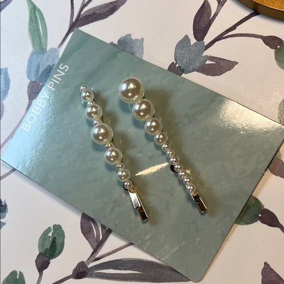 NWT Elegant Pearl Hair Pins Set of Two - Picture 11 of 16
